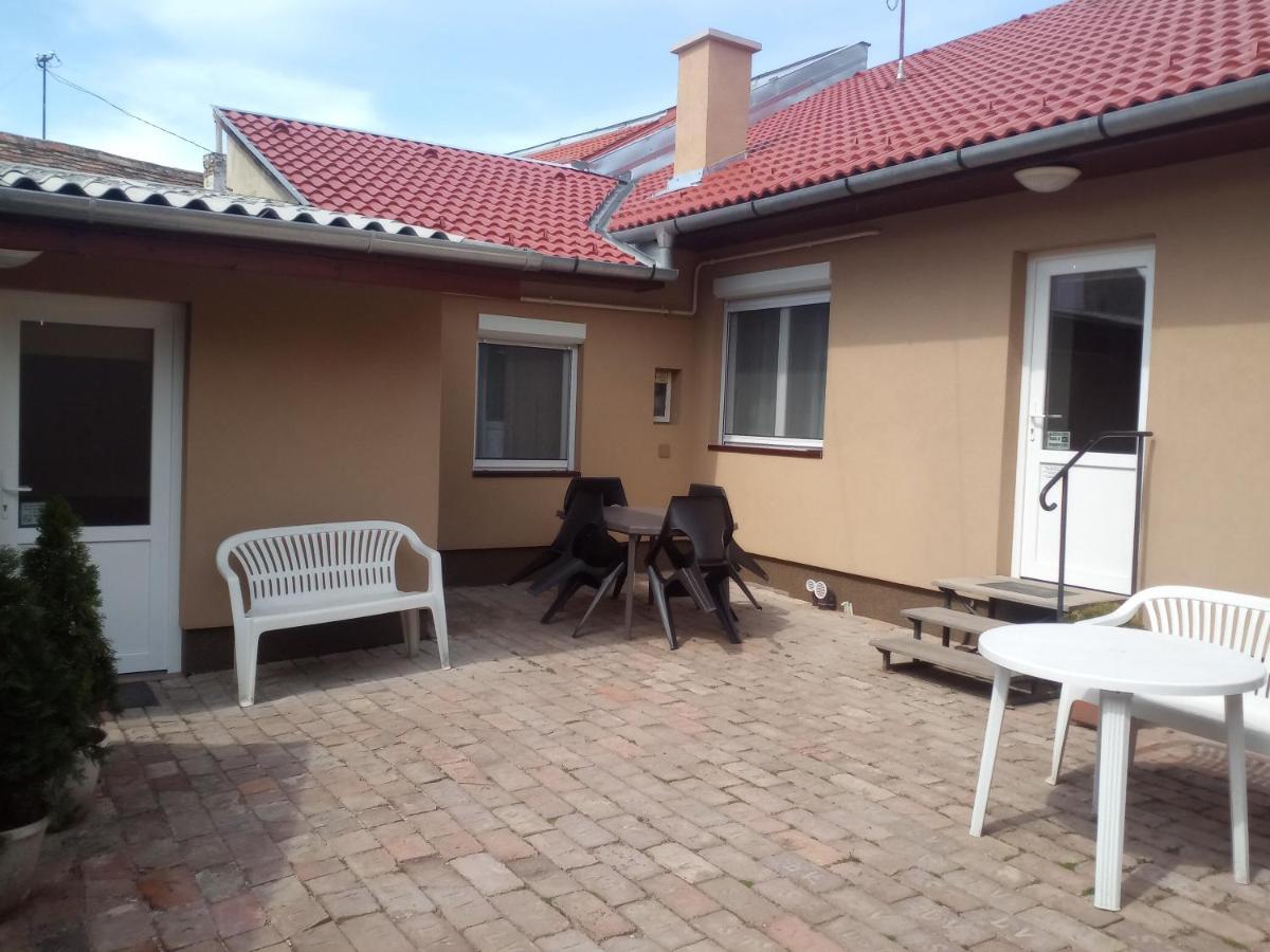 Start Apartmanok 佩奇 外观 照片