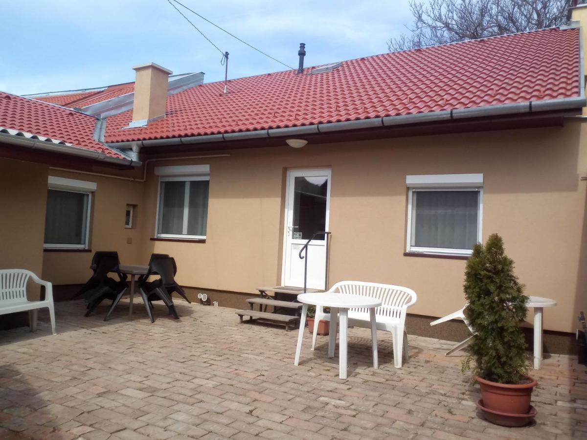 Start Apartmanok 佩奇 外观 照片